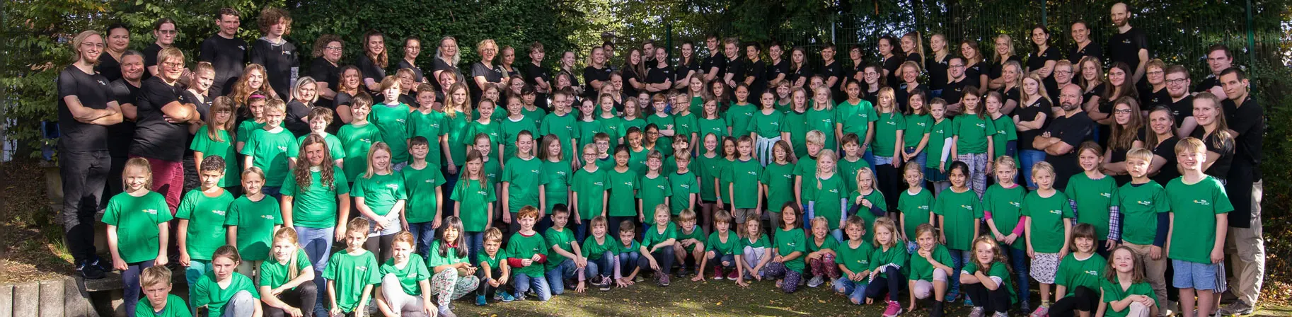 Kinder und ehrenamtliche Helfer des Kindermusicals